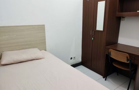 Kost Campur Gading Serpong Ruko Pascal Kamar Mandi Dalam by CHINIDA KOST