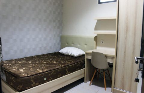 Kost Putra Gading Serpong Cluster Alloggio by CHINIDA KOST